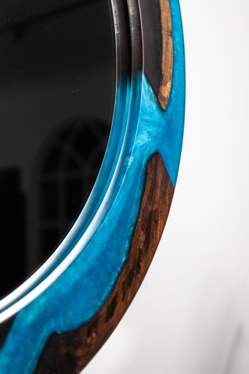 Round wood framed mirror - Image 2