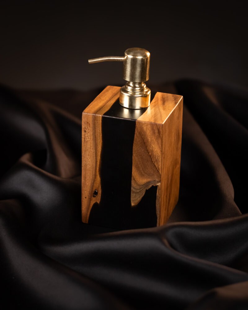 Noir Bathroom Set - Image 4